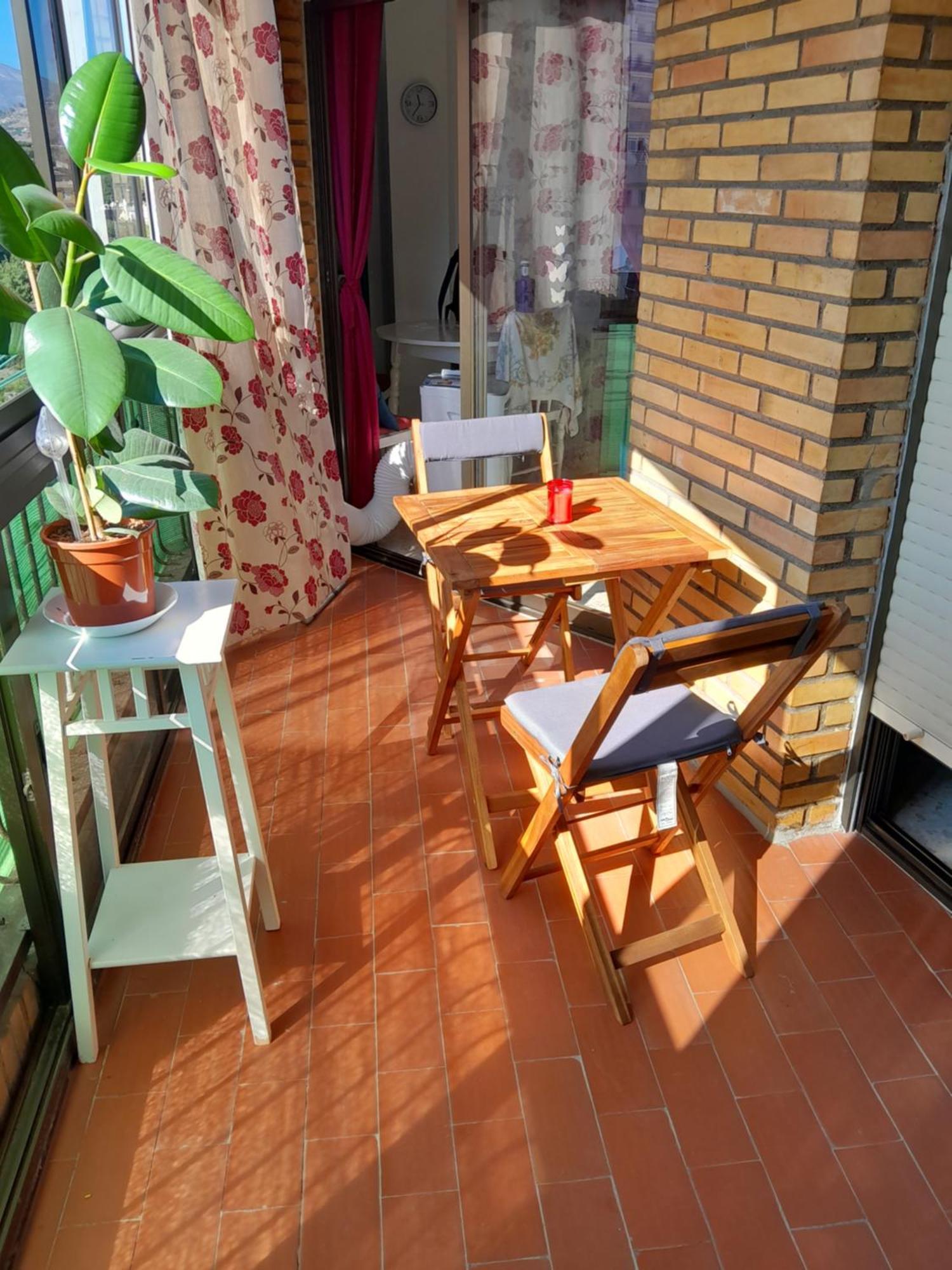 Room In Shared Apartment With Parking Almuñécar Екстериор снимка