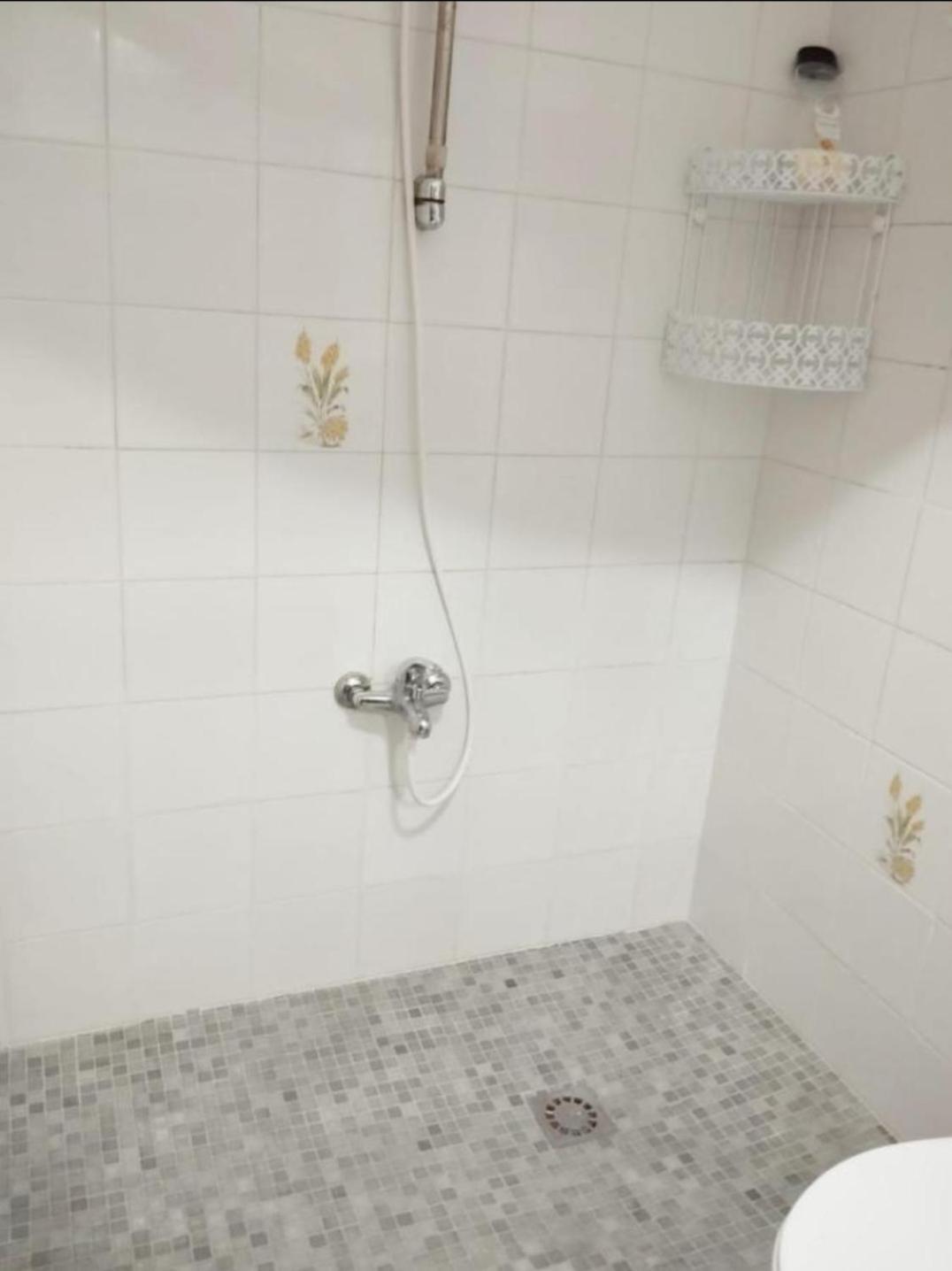 Room In Shared Apartment With Parking Almuñécar Екстериор снимка